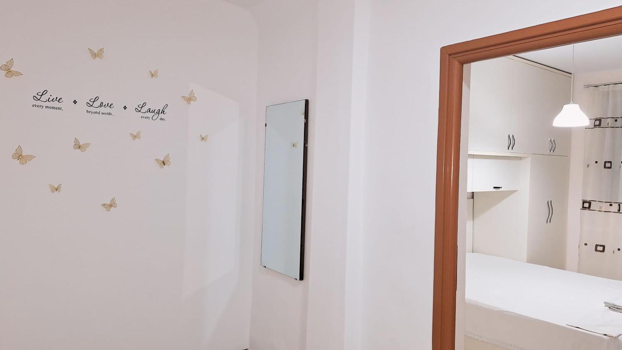 Promenade Apartment In City Centre Berat Kültér fotó