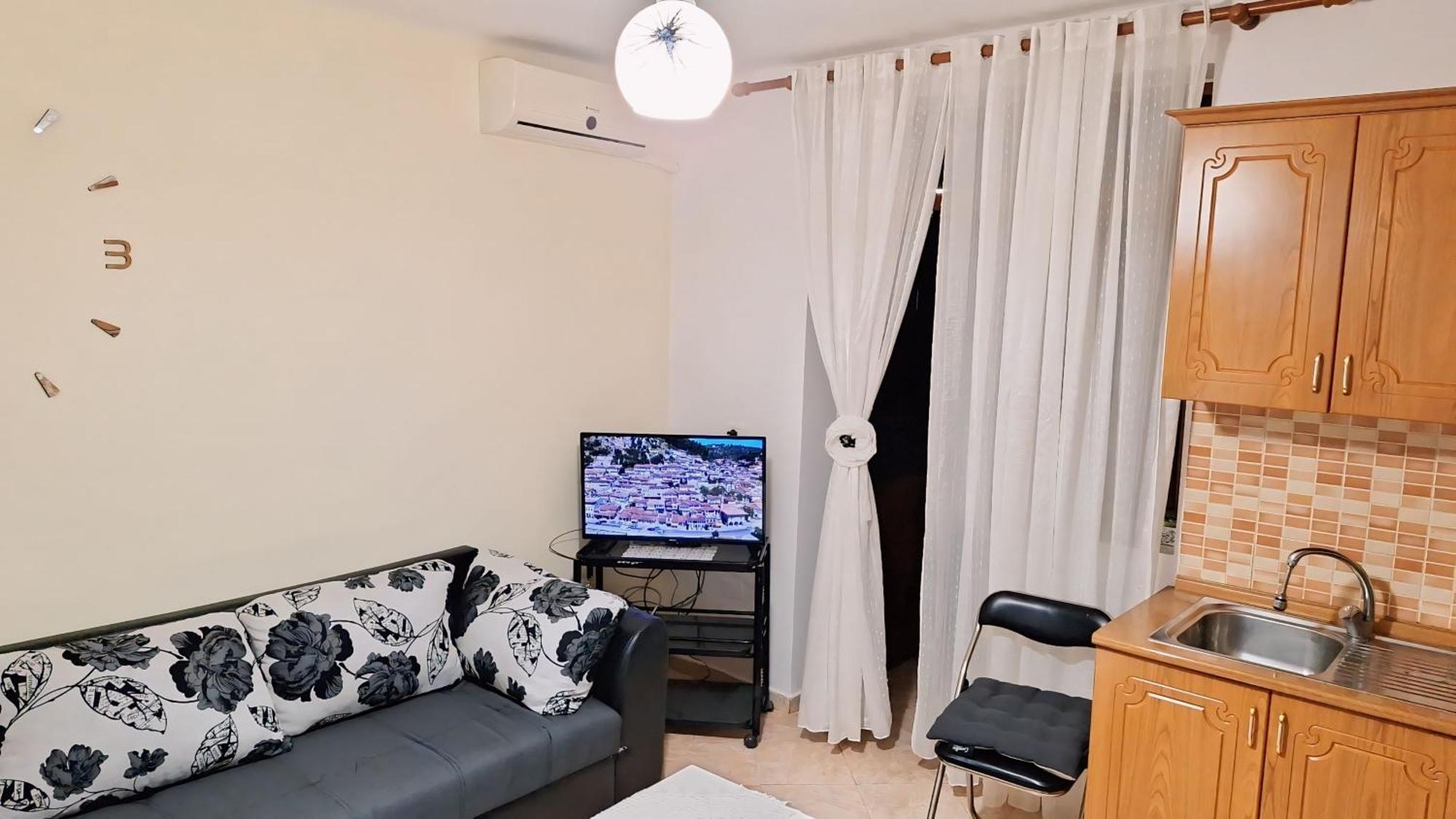 Promenade Apartment In City Centre Berat Kültér fotó